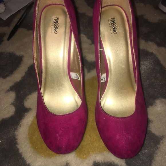 Pink Heels! - Picture 3 of 4